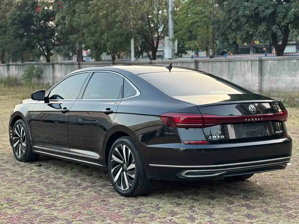 Volkswagen Passat 2022 330TSI Starlight Elite Edition