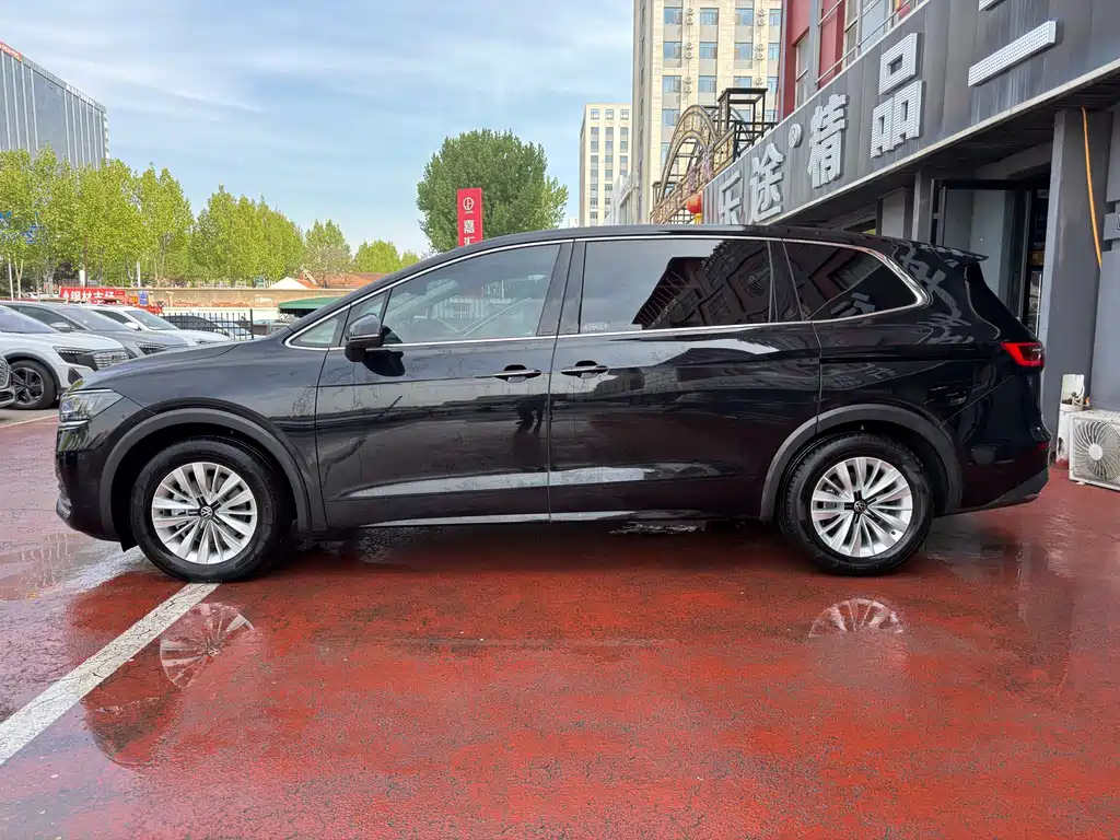 Viloran 2024 330TSI Business Edition