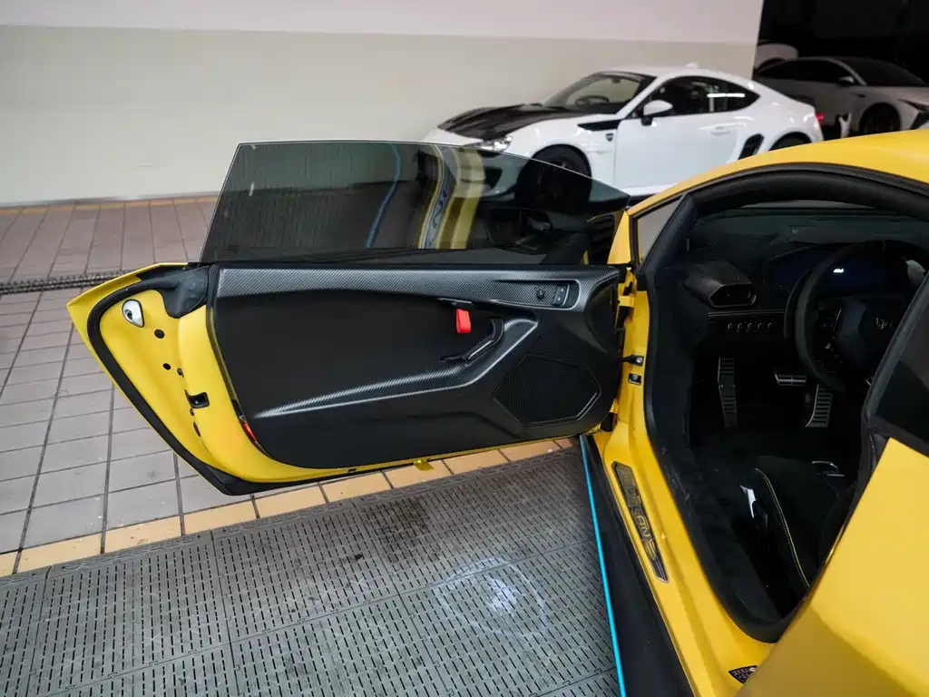 Lamborghini Huracán STO 2021