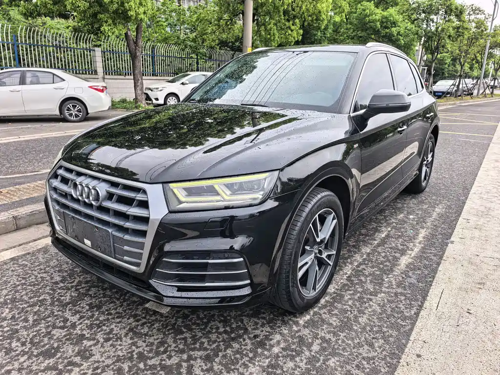 Audi Q5L 2018 40 TFSI Fashion Edition China VI