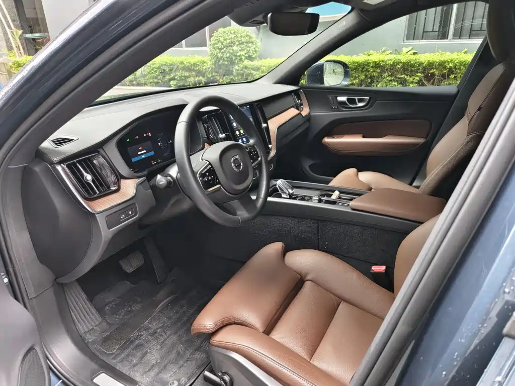 Volvo XC60 2023 T8 Plug-in Hybrid AWD Long Range Inscription