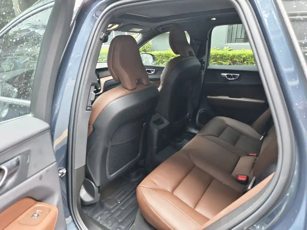 Volvo XC60 2023 T8 Plug-in Hybrid AWD Long Range Inscription