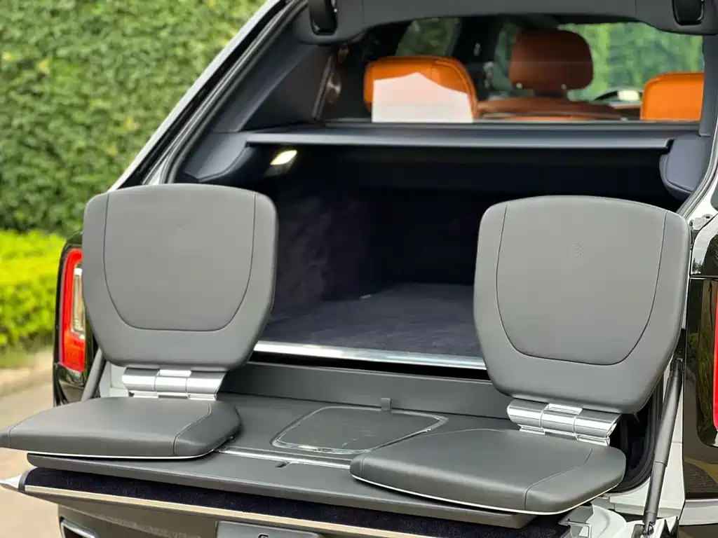 Rolls-Royce Cullinan 2018 Four-Seater