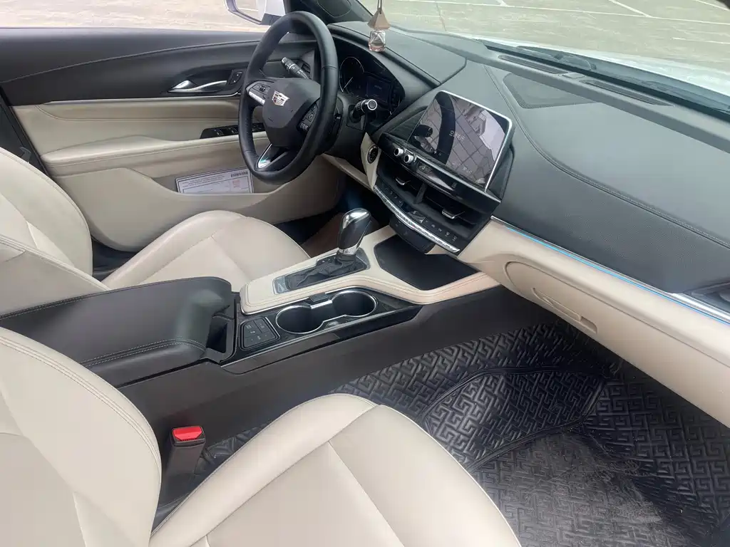 Cadillac CT4 2020 28T Fashion