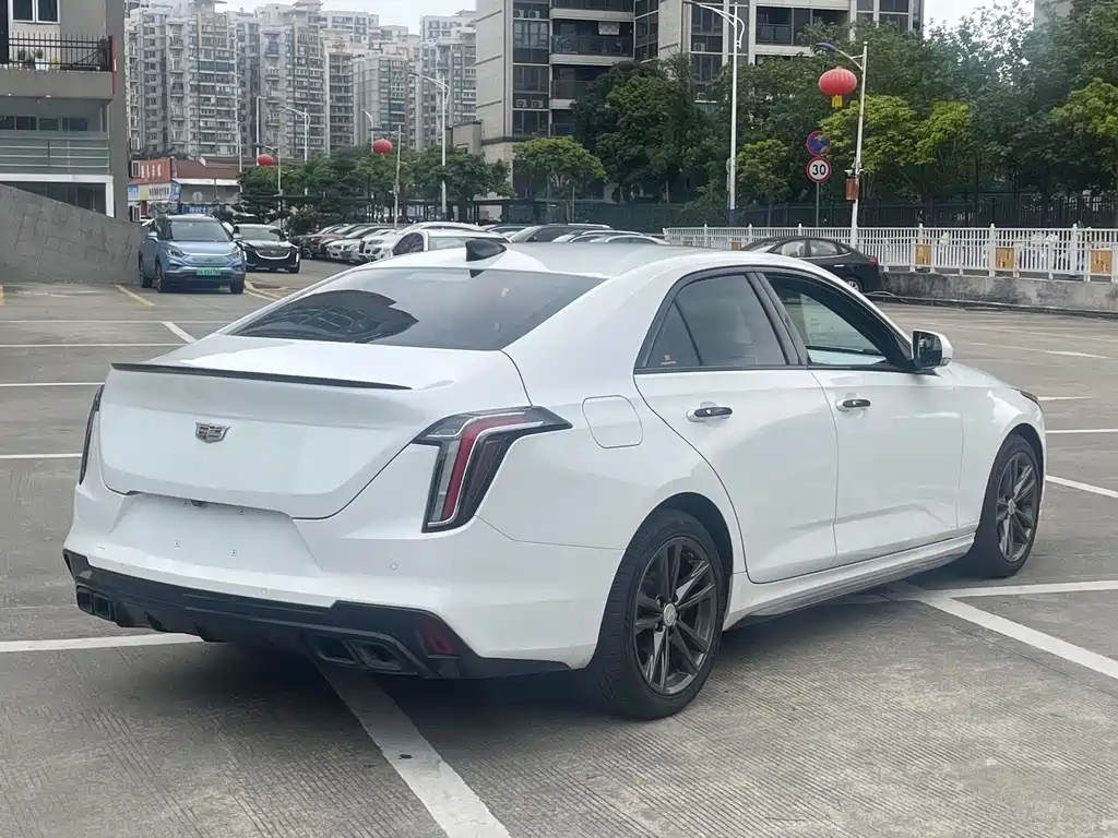 Cadillac CT4 2020 28T Fashion