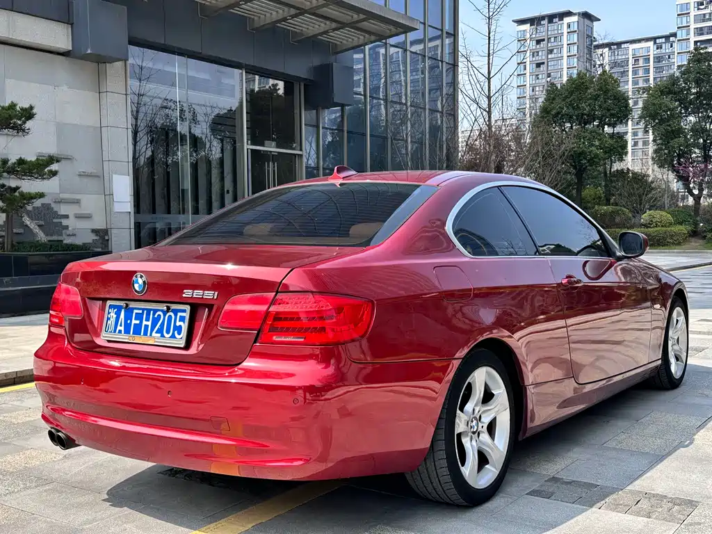 BMW 3 Series 2011 325i Coupe