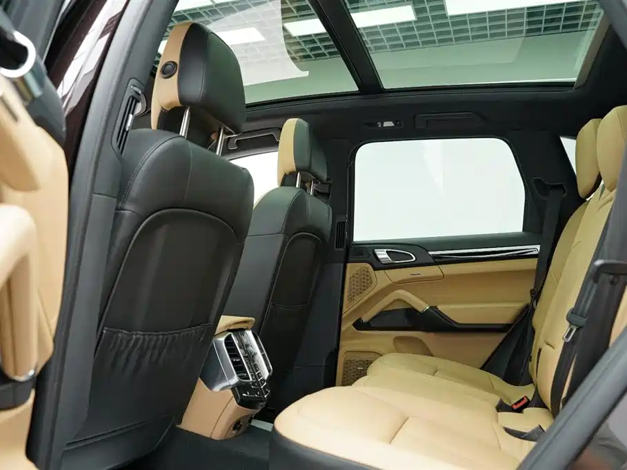 Porsche Cayenne 2014 Cayenne Platinum Edition 3.0T
