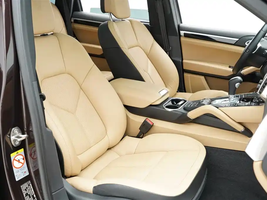 Cayenne 2014 Platinum Edition 3.0T