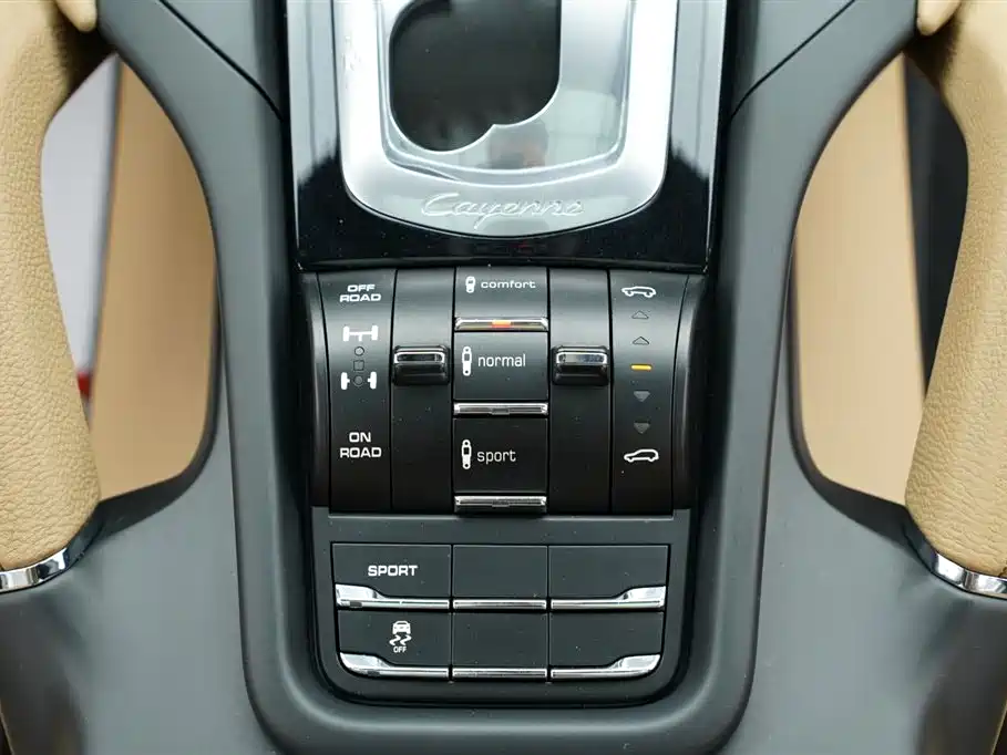 Cayenne 2014 Platinum Edition 3.0T