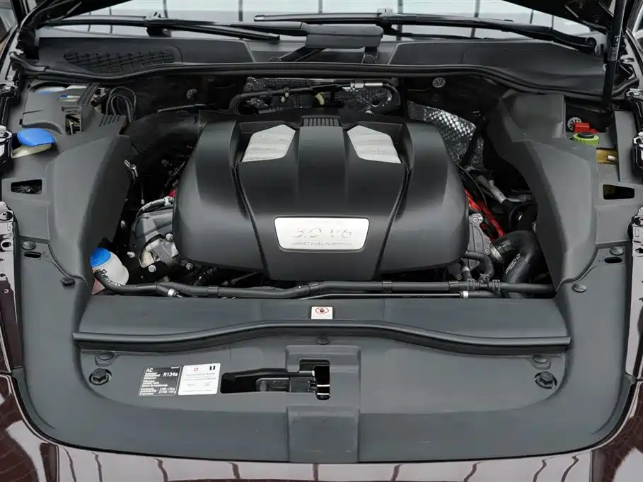 Cayenne 2014 Platinum Edition 3.0T