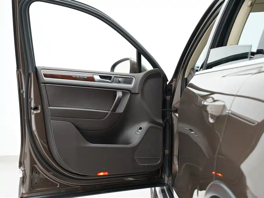 Volkswagen Touareg 2011 3.0 TSI Luxury