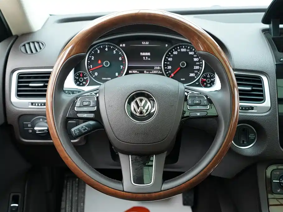 Volkswagen Touareg 2011 3.0 TSI Luxury