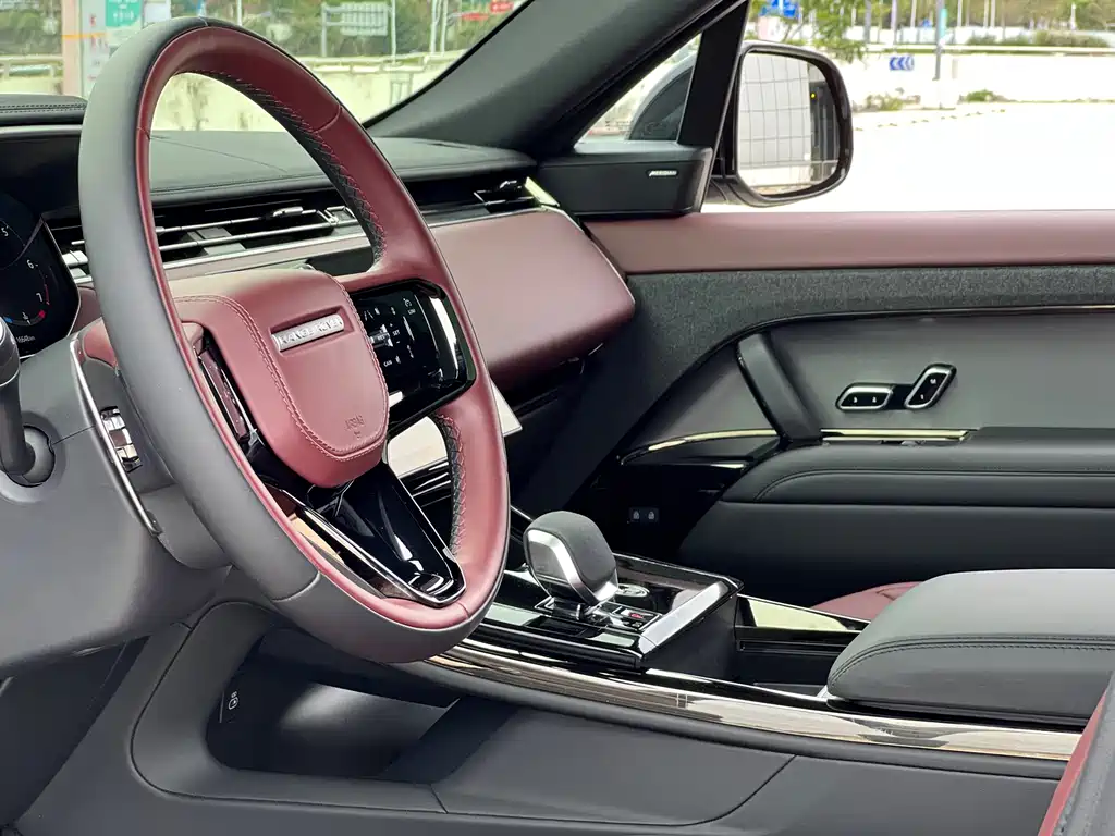 Range Rover Sport 2025 400PS Dynamic SE