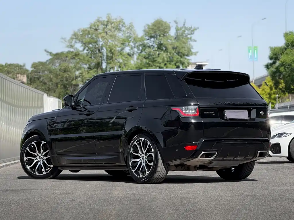 Range Rover Sport 2021 3.0 L6 Gloss Black Edition