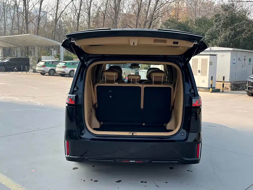 Voyah Dreamer 2025 PHEV AWD Flagship Kunpeng Edition