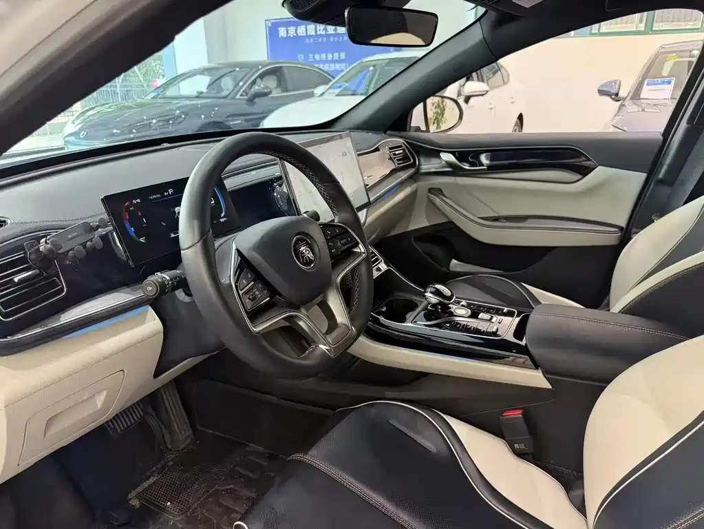 BYD Qin PLUS 2023 Champion Edition DM-i 120KM Excellence