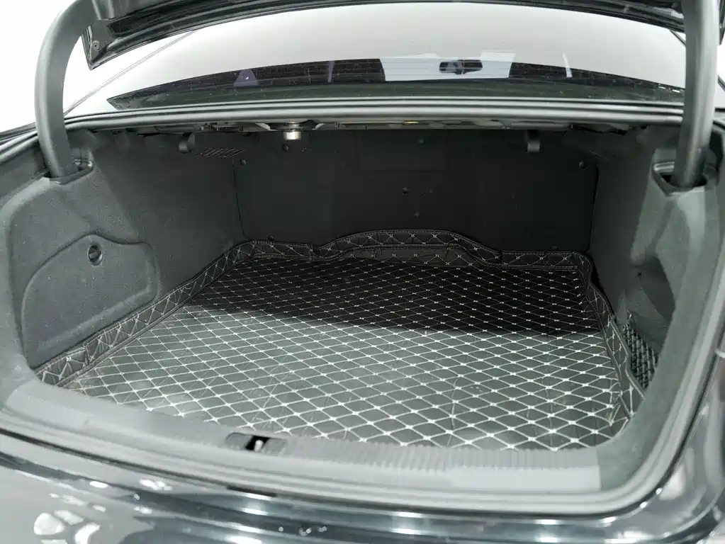 Audi A6L 2014 30 FSI Comfort