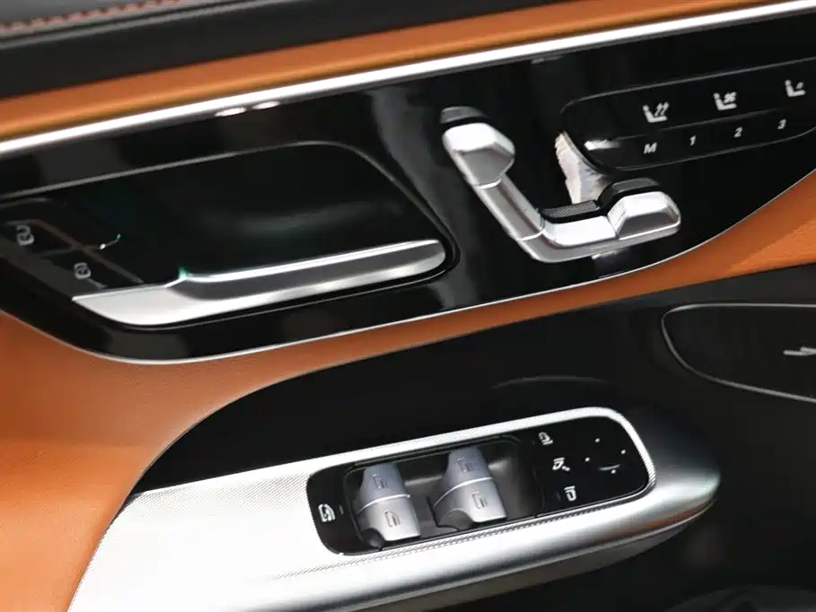 Mercedes-Benz GLC 2023 GLC 260 L 4MATIC Luxury Edition 5-Seater