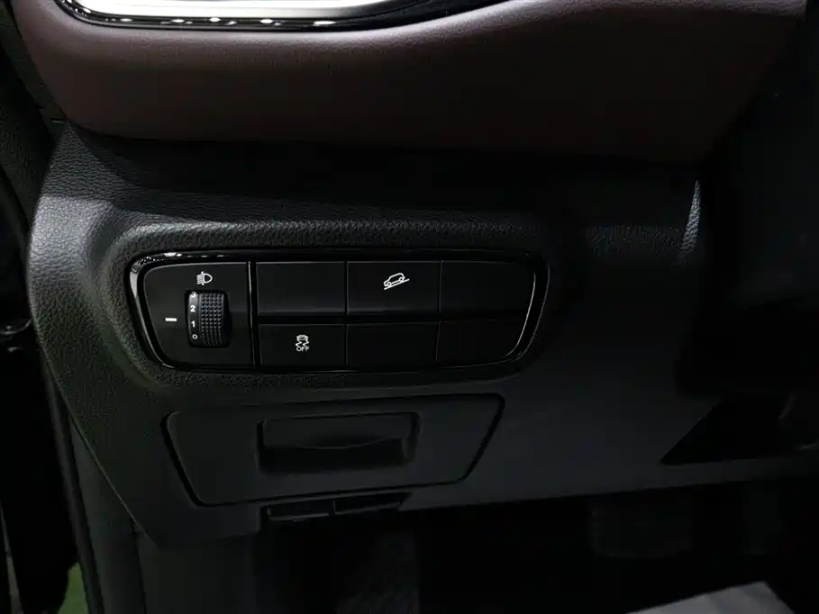 GAC Trumpchi M6 2023 PRO 270T DCT Luxury Edition