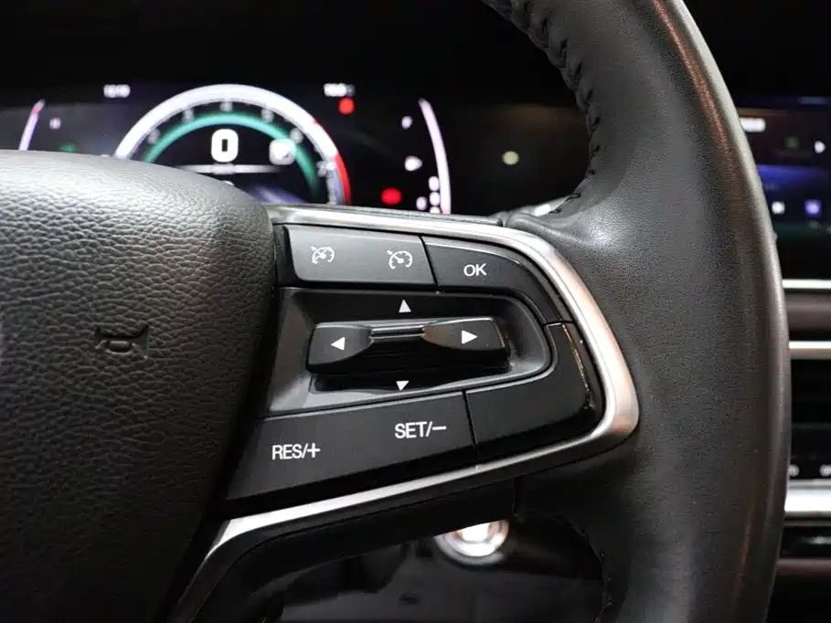 GAC Trumpchi M6 2023 PRO 270T DCT Luxury Edition
