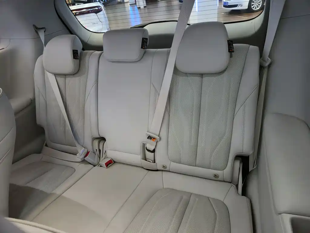 Buick GL8 PHEV 2024 Lu Zun Luxury Edition 7-Seater