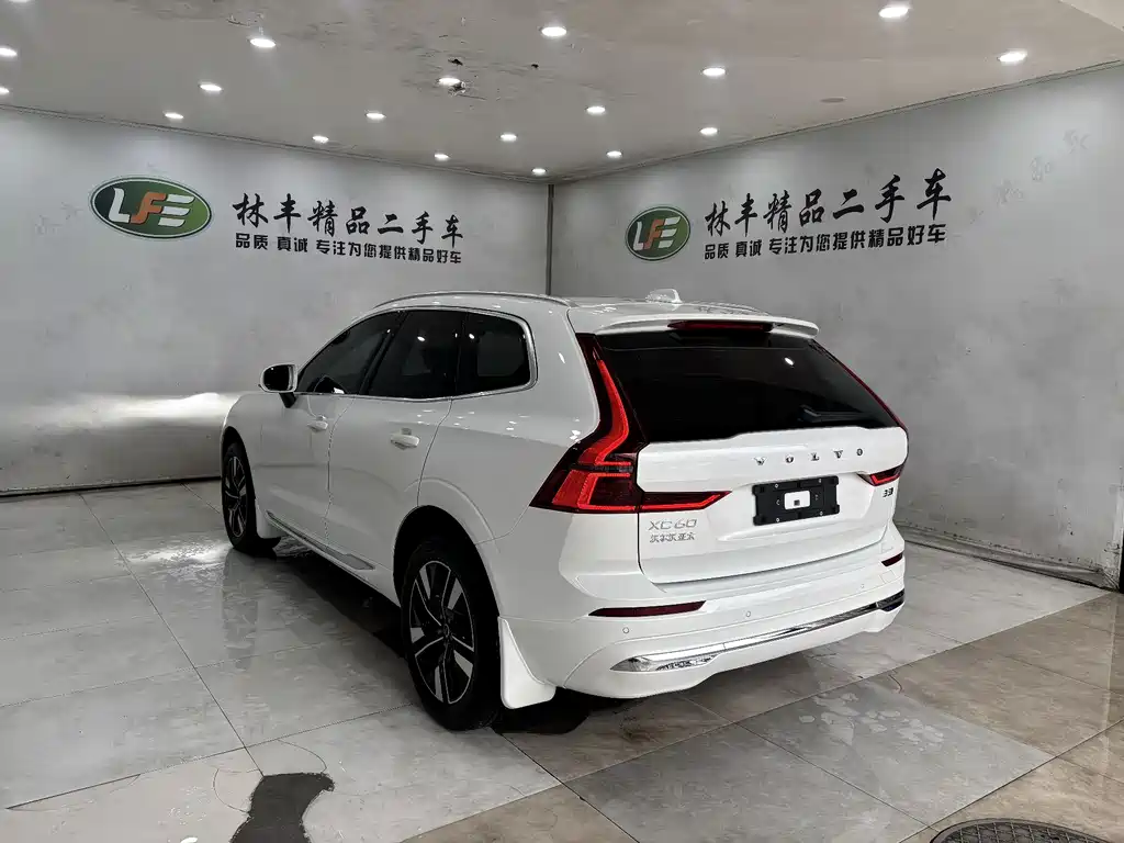 Volvo XC60 2026 B5 AWD Momentum Sport Edition