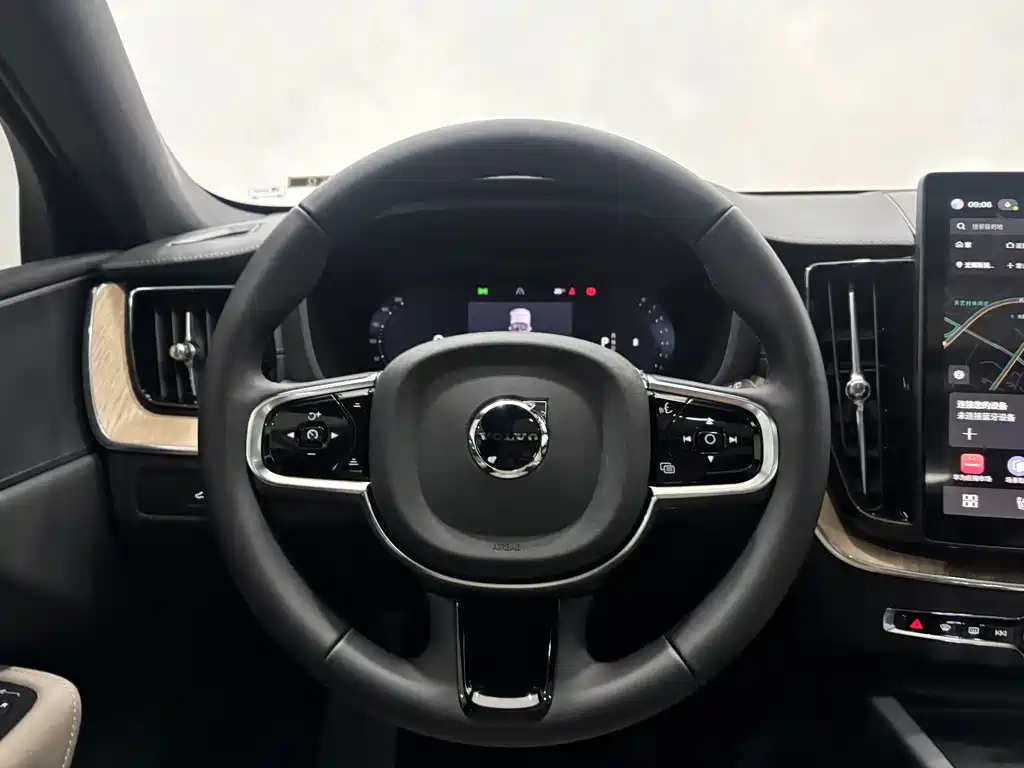 Volvo XC60 2026 B5 AWD Momentum Sport Edition