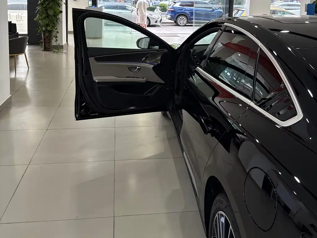 BYD Han 2025 DM-i 125KM LiDAR Intelligent Driving Edition