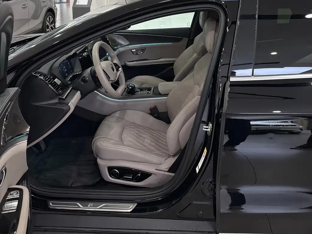 BYD Han 2025 DM-i 125KM LiDAR Intelligent Driving Edition