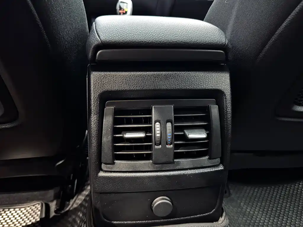 BMW 1 Series (import) 2015 120i Leading Edition