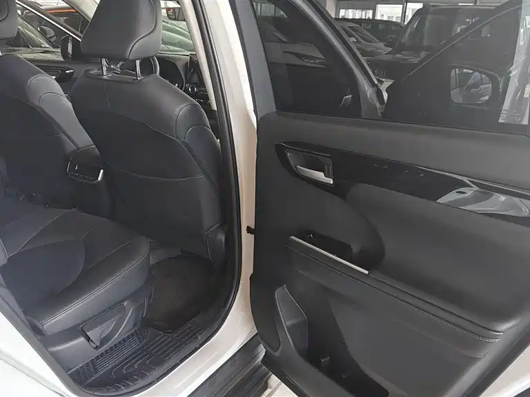 Toyota Highlander Hybrid 2022 2.5L AWD Platinum 7-Seater