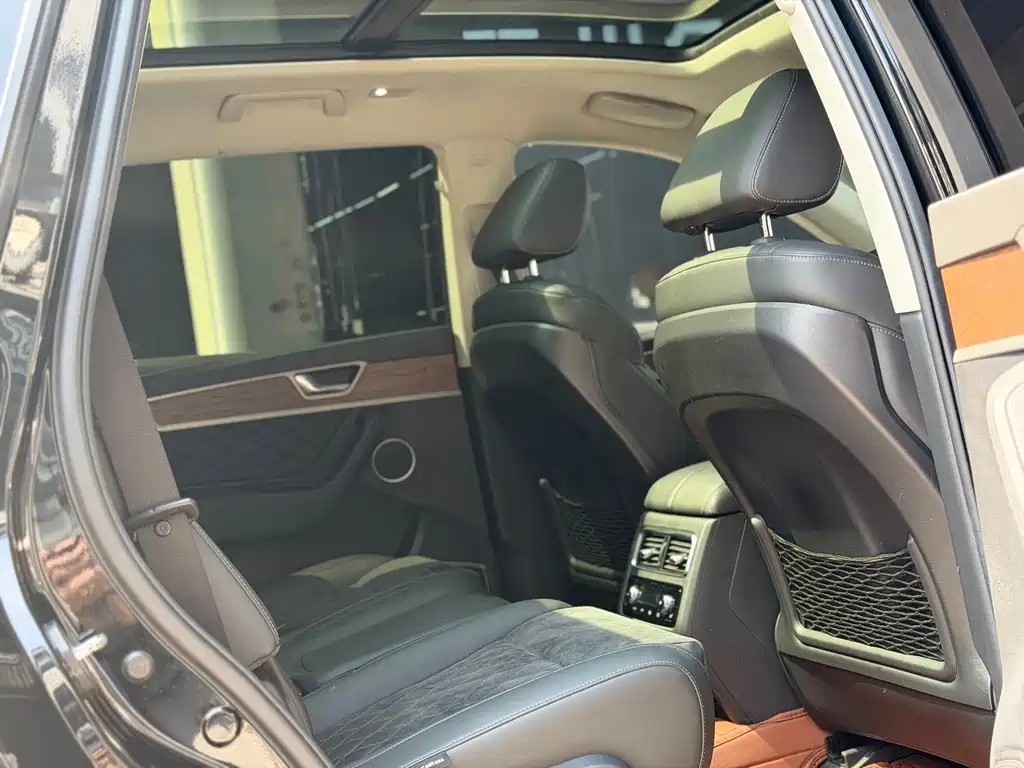 Hongqi HS7 2021 2.0T DCT 2WD Premium