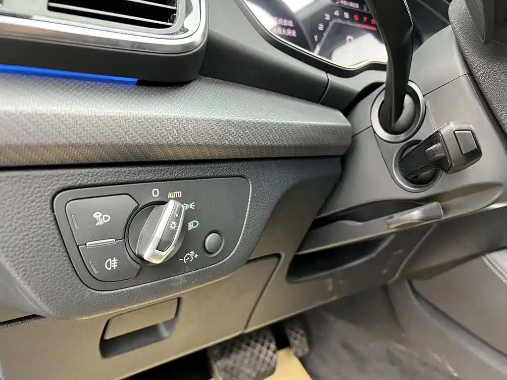 Audi Q5L 2022 40 TFSI Luxury Dynamic Edition