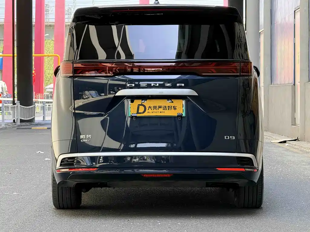 Denza D9 2022 DM-i 970 AWD Flagship