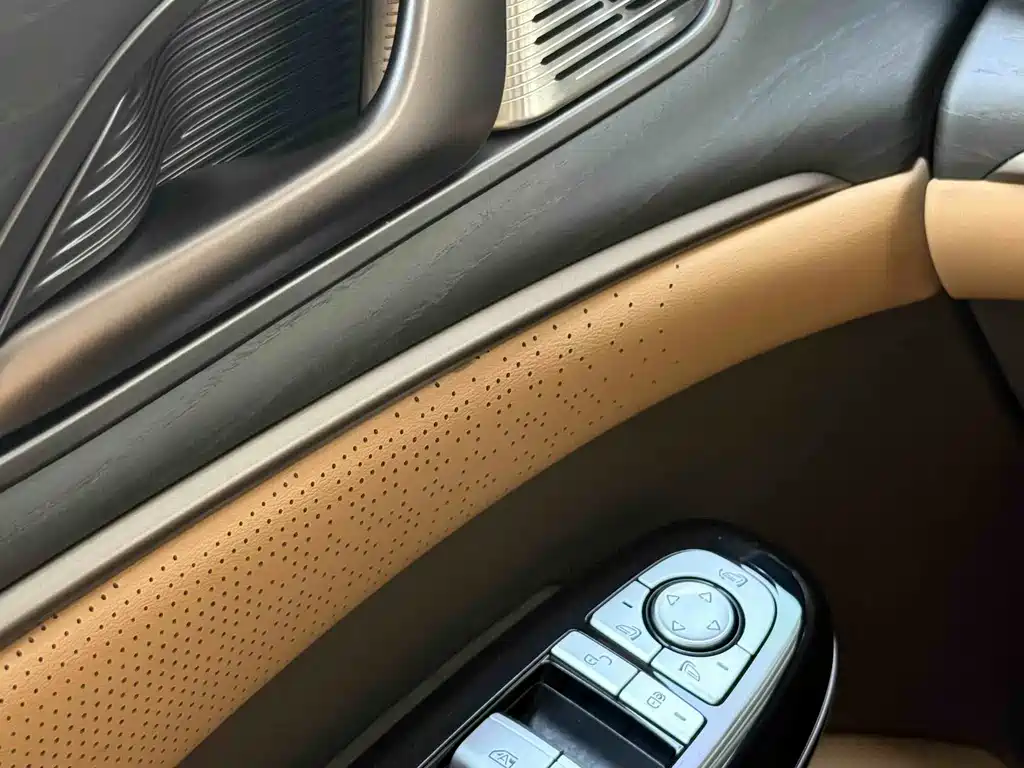 Denza D9 2022 DM-i 970 AWD Flagship