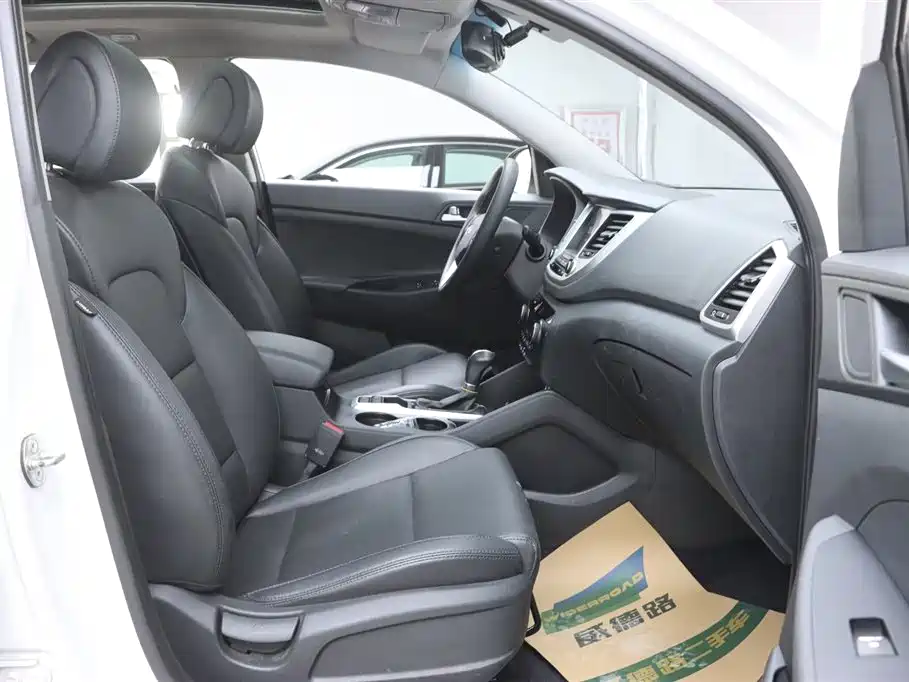 Tucson 2015 1.6T DCT 2WD Smart