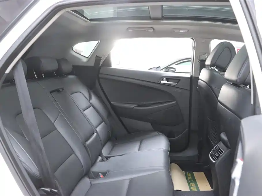 Tucson 2015 1.6T DCT 2WD Smart