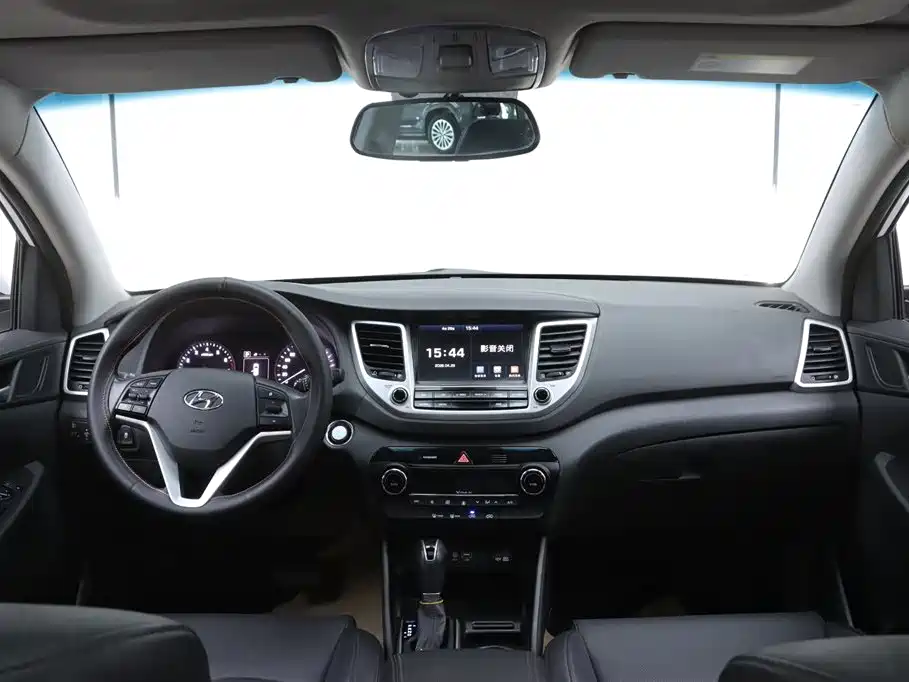 Tucson 2015 1.6T DCT 2WD Smart