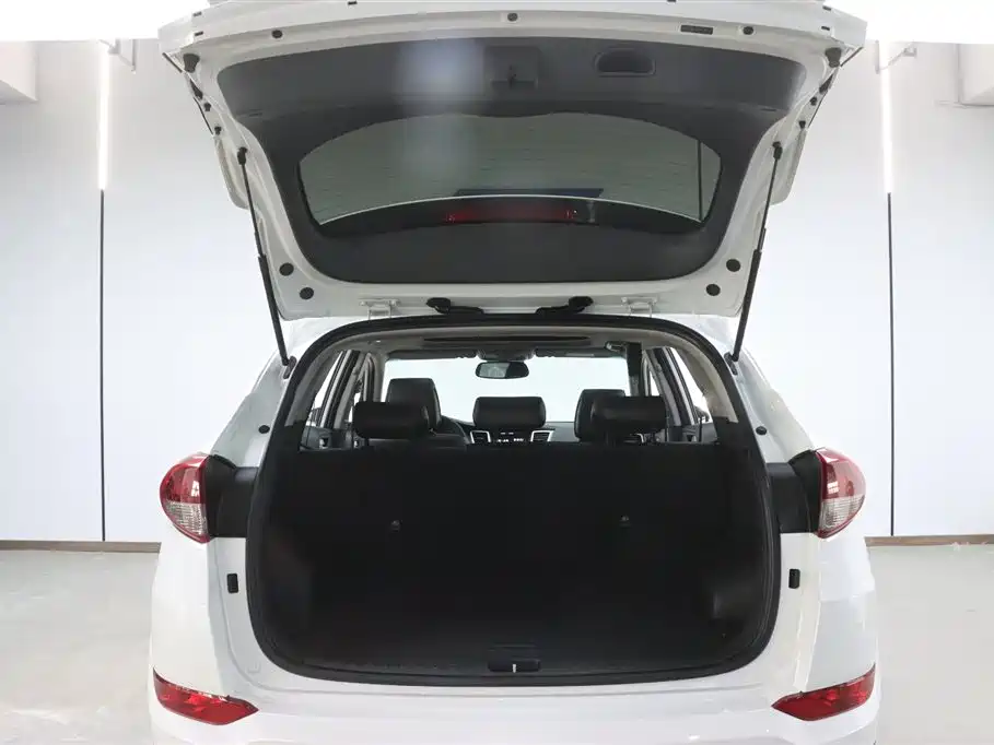 Tucson 2015 1.6T DCT 2WD Smart