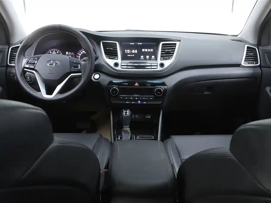 Tucson 2015 1.6T DCT 2WD Smart