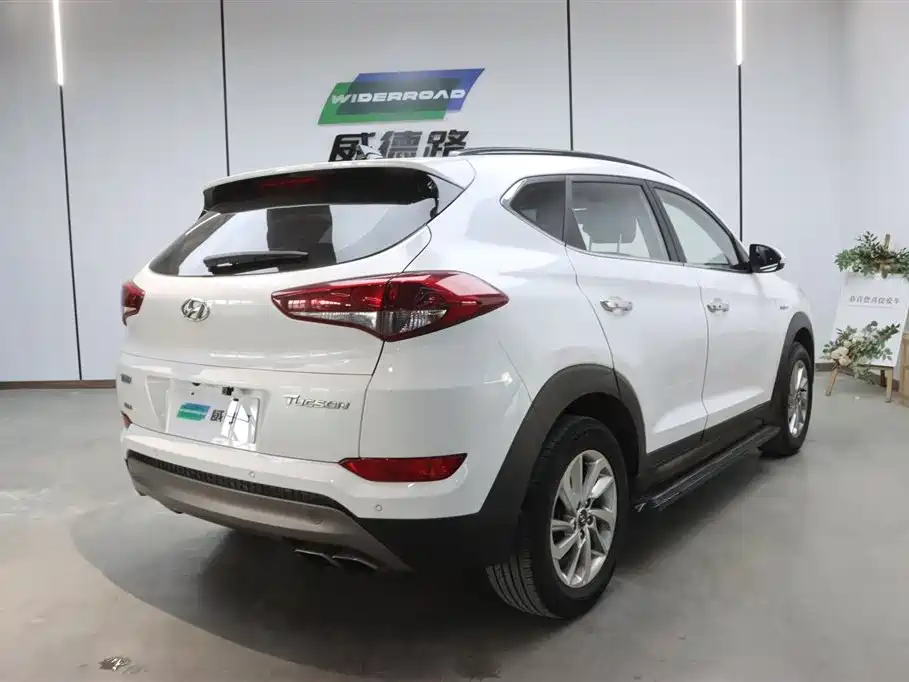 Tucson 2015 1.6T DCT 2WD Smart