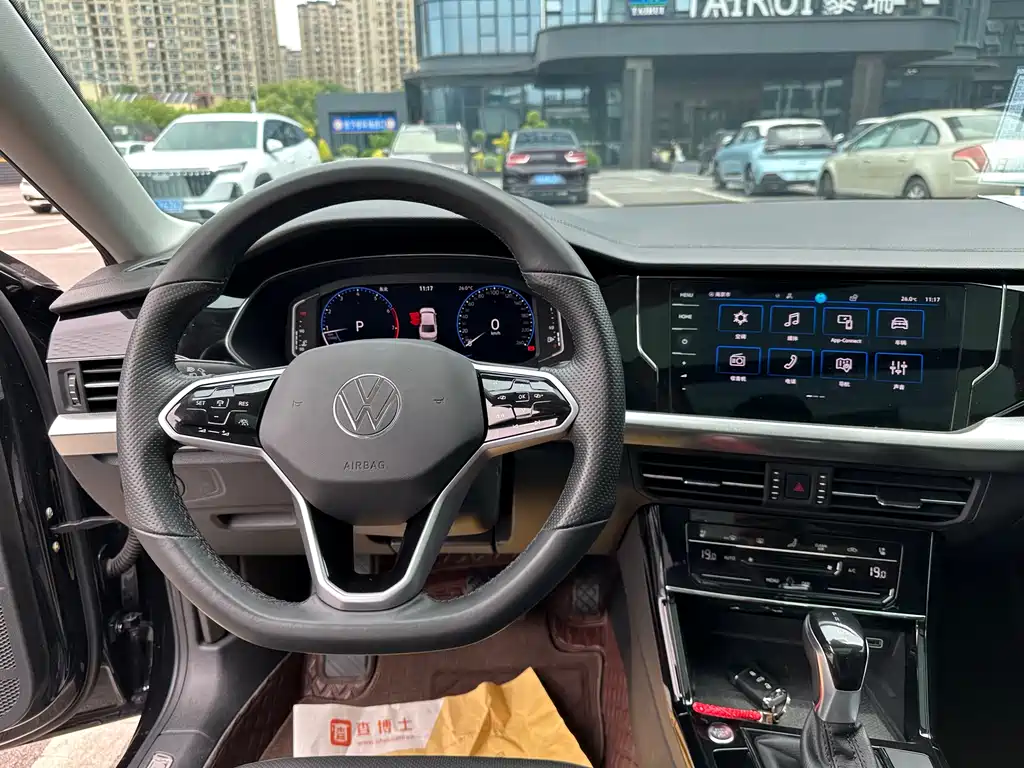 Volkswagen Passat 2023 330TSI Starlight Luxury Edition
