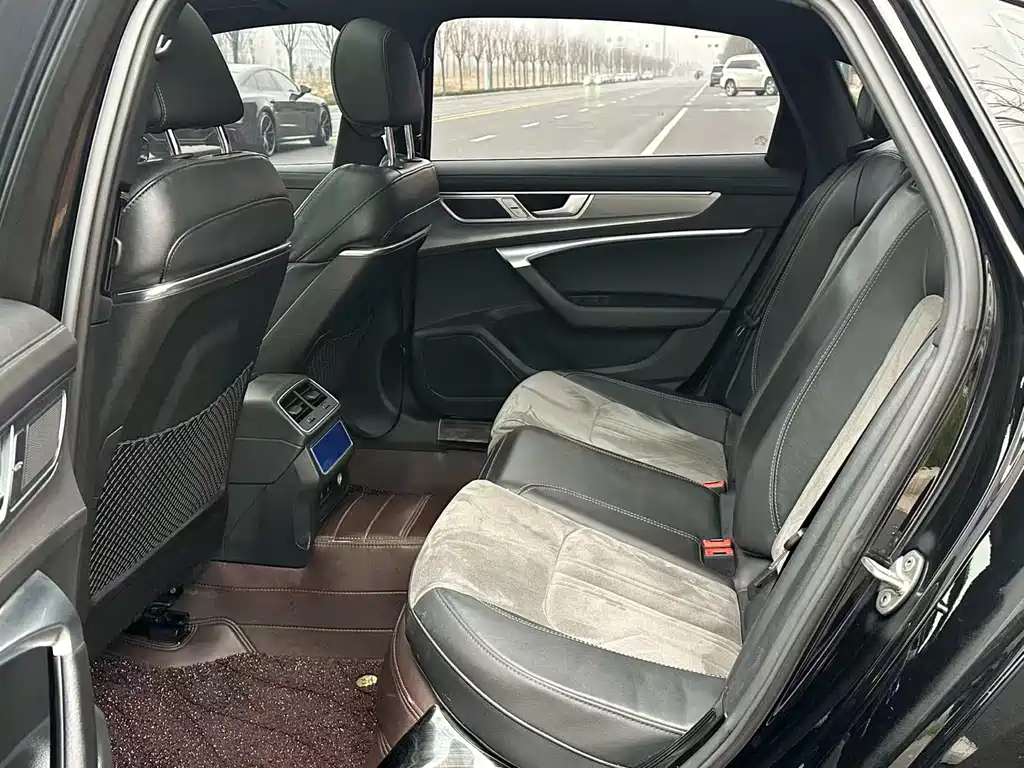 Audi A6L 2023 45 TFSI Selection Dynamic Edition
