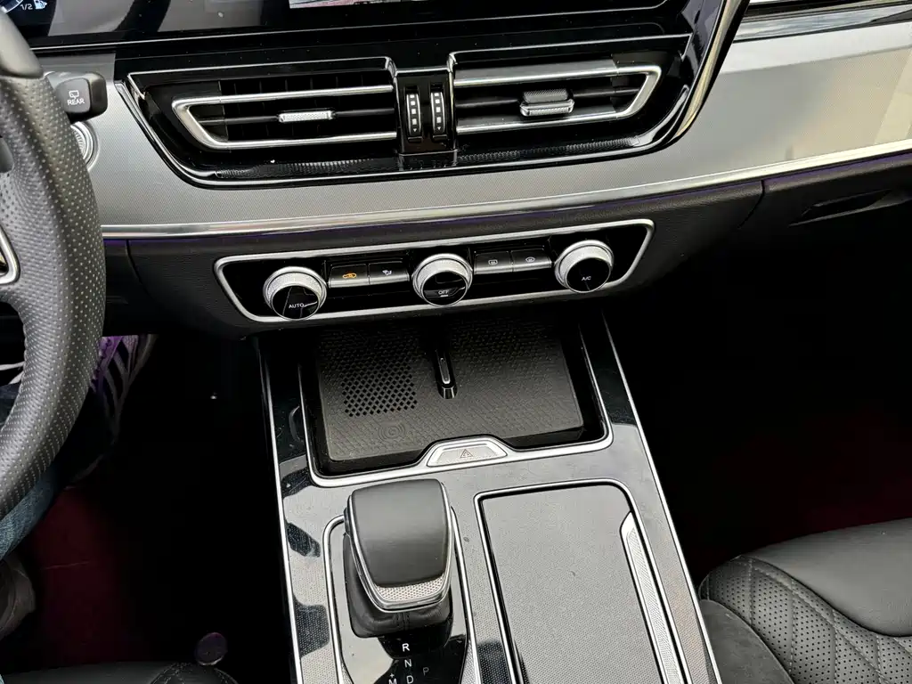 Hongqi HS5 2023 2.0T AWD Qi Xiang Pro