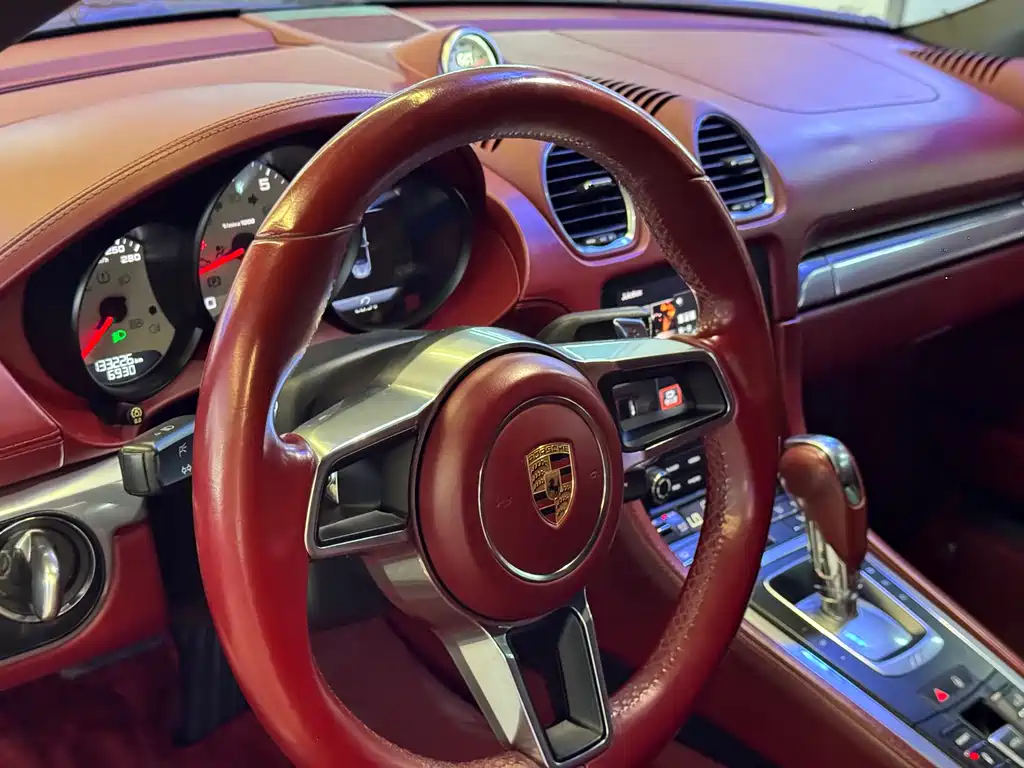 Porsche 718 Boxster 2.0T