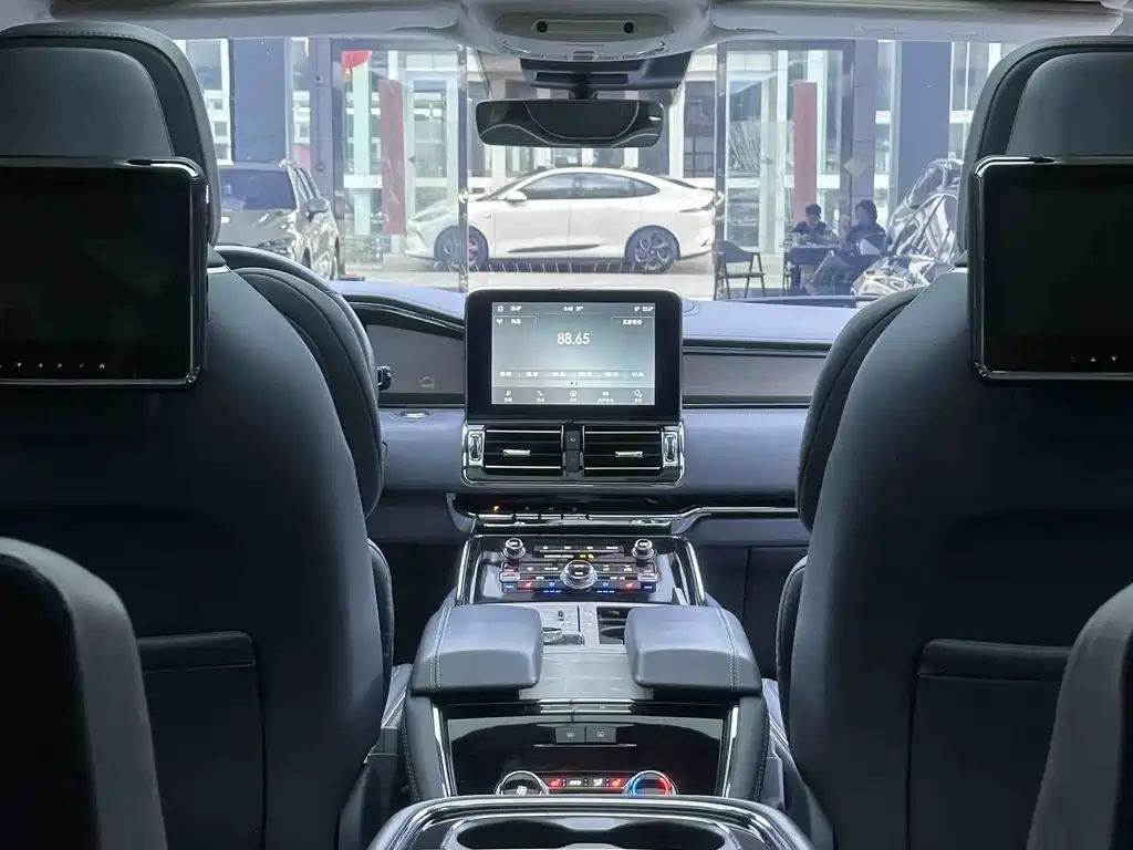 Navigator 2019 3.5T President Series China VI