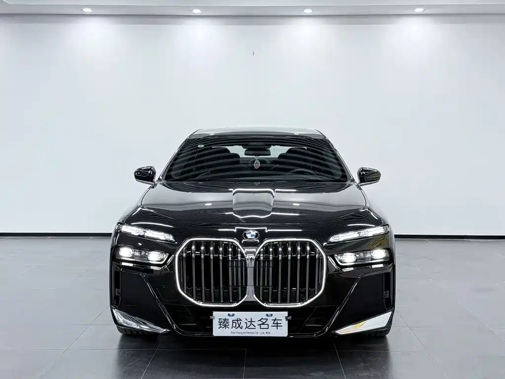 BMW 7 Series 2023 735Li M Sport Package