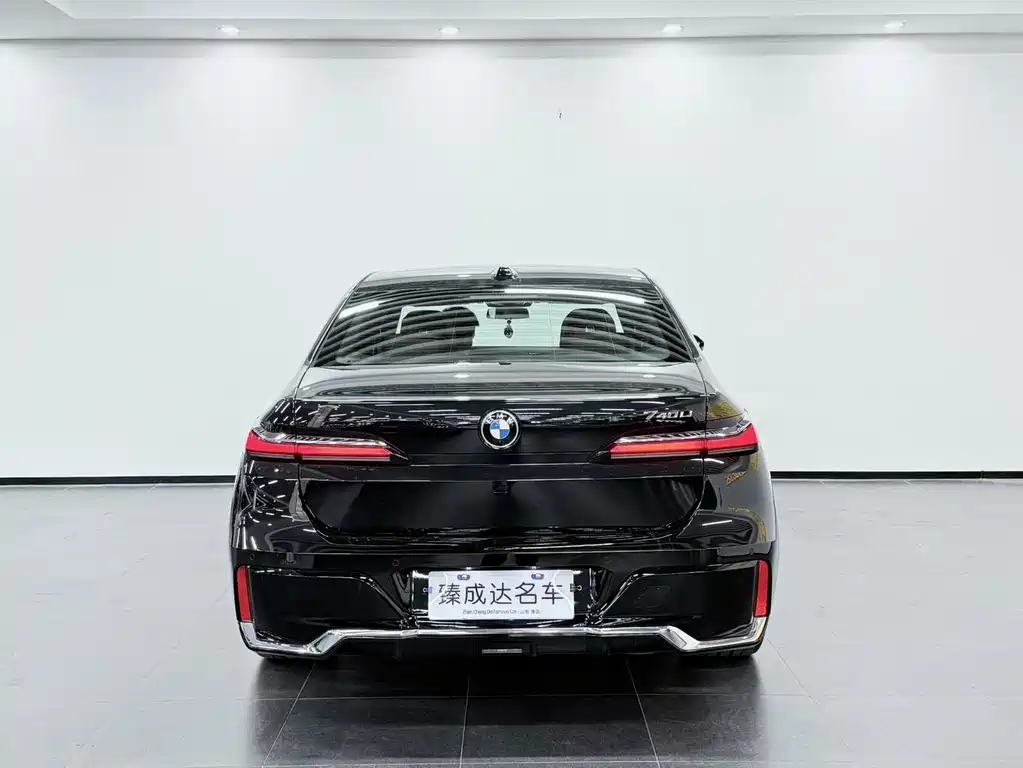 BMW 7 Series 2023 735Li M Sport Package