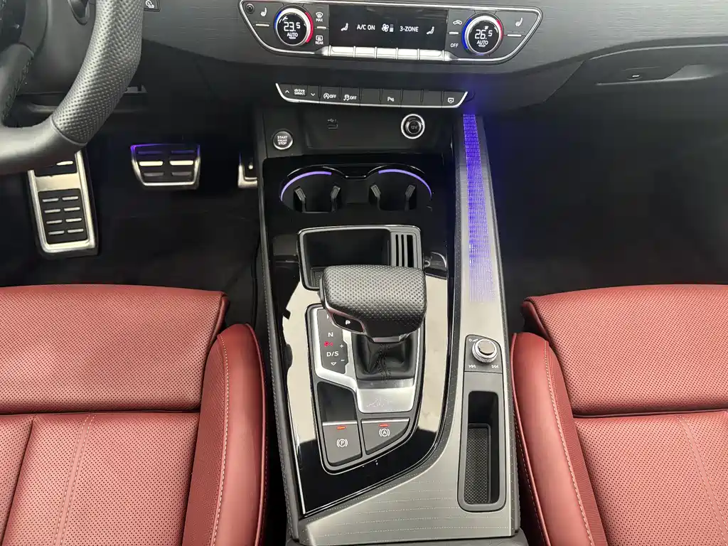 Audi A4L 2025 40 TFSI Luxury Dynamic B&O Star Night Edition