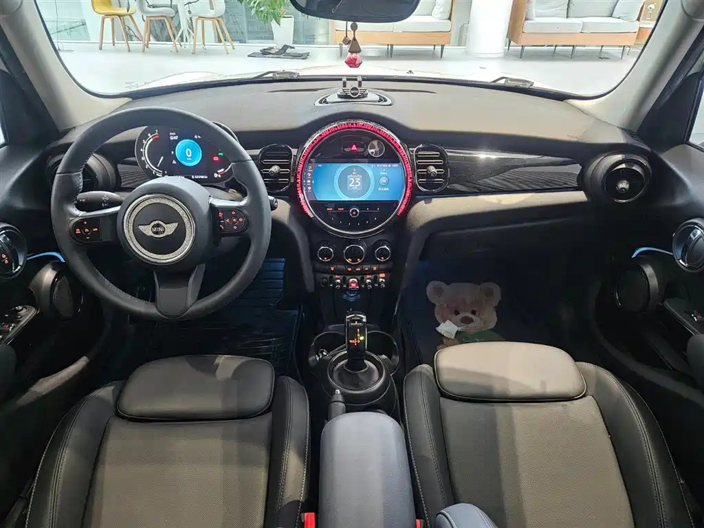MINI Cooper Artist 2023